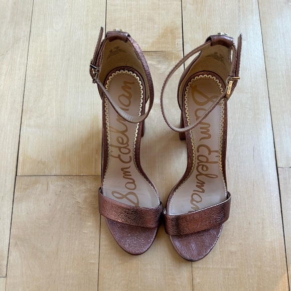 Sam Edelman Yaro in Rose/Bronze Crinkled Leather strappy heels. - Picture 6 of 7